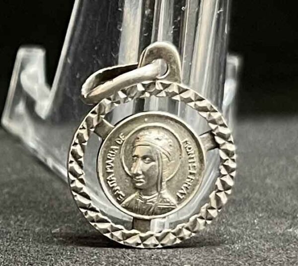 Spain 1940´ vintage Our Lady of Montserrat silver catholic medal pendant charm - Image 7