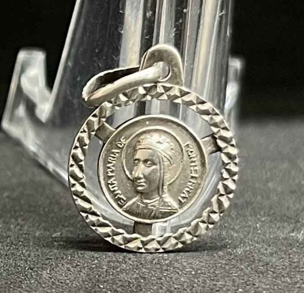 Spain 1940´ vintage Our Lady of Montserrat silver catholic medal pendant charm - Image 9