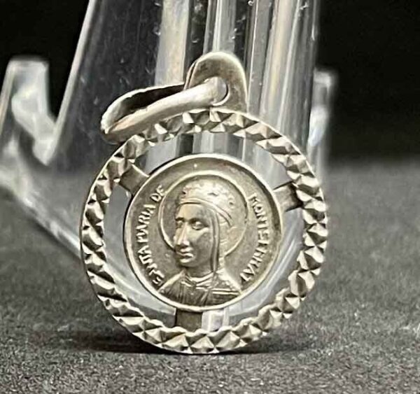 Spain 1940´ vintage Our Lady of Montserrat silver catholic medal pendant charm - Image 11