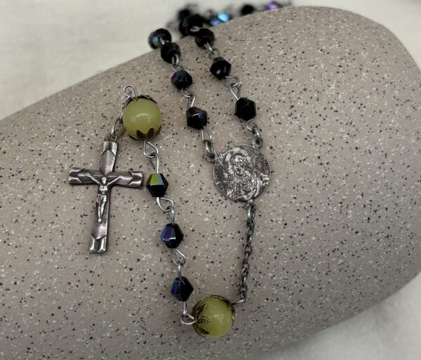 Vintage Handmade Rosary, Czech Crystal, Lemon Jade & Silver - Image 7