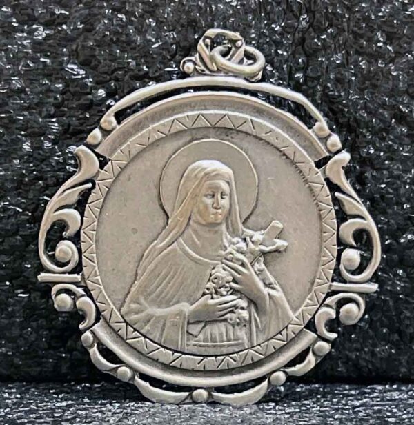 Wonderful artisanal St. Therese silver 13 grams amazing details on edge - Image 4