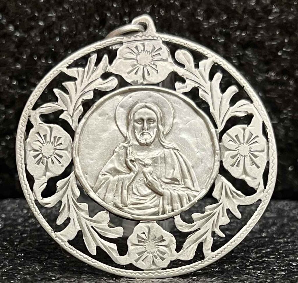 Amazing antique Sacred Heart of Jesus artisanal flowers design silver 900, 47 mm