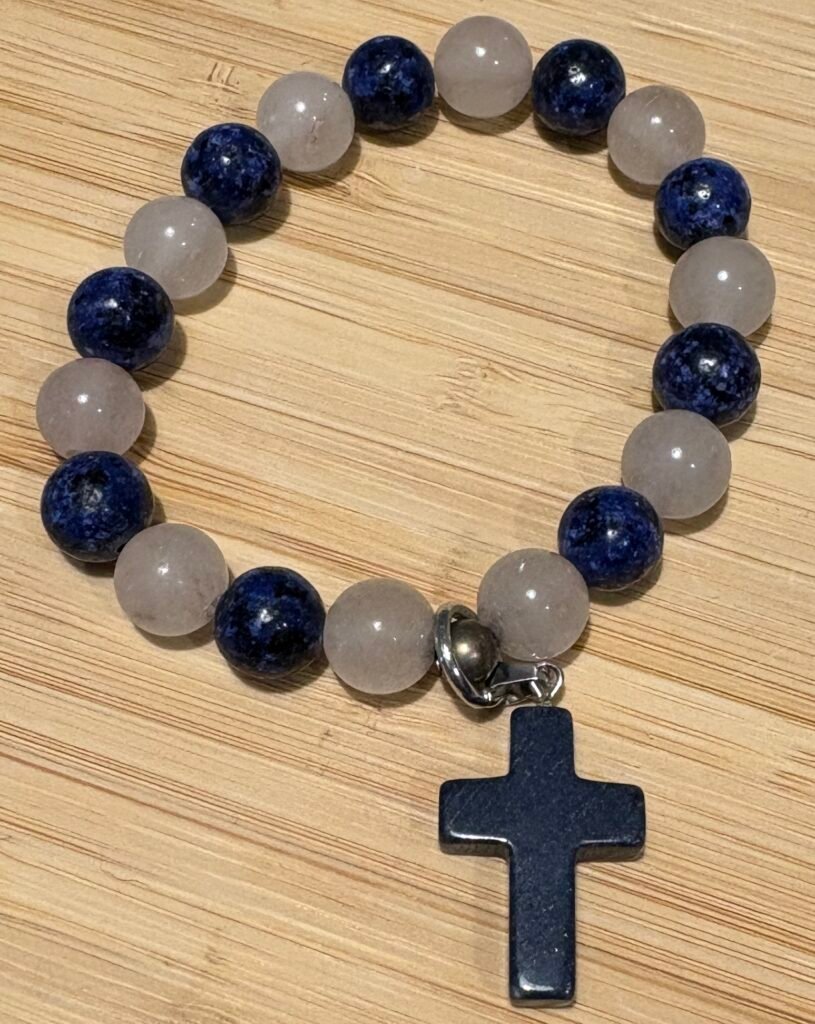 Pulsera Espiritual de Lapislázuli y Cuarzo Rosa con Cruz de Lapislázuli